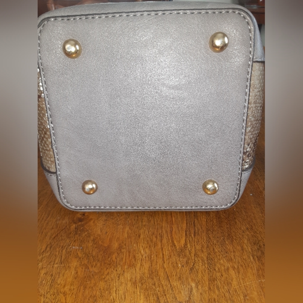 Elegant Gray and Taupe Snakeskin Vegan Leather Women's Bag - Picture 15 of 16